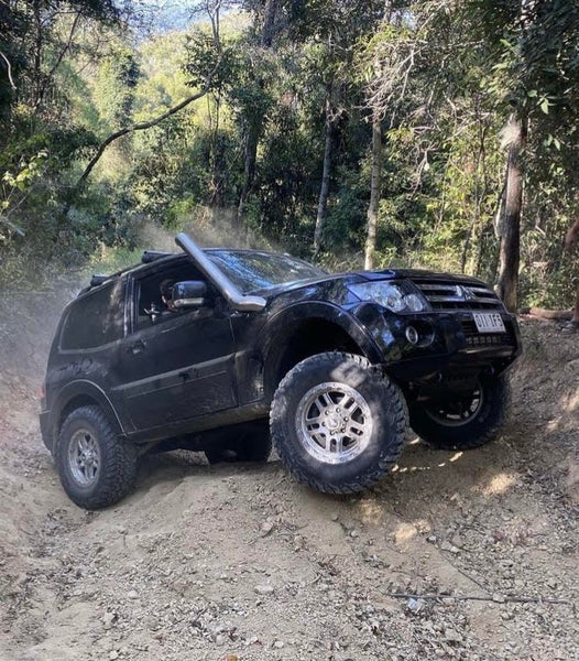 Mitsubishi Pajero 4" Snorkel